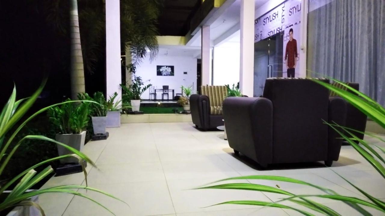Akoya Pearl Ratnapura Exterior foto